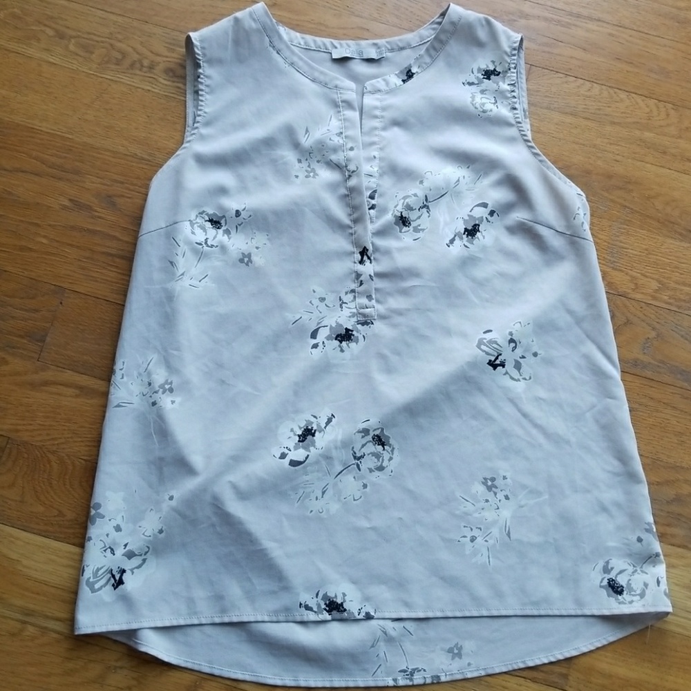 Medium Light Gray Floral Print Blouse